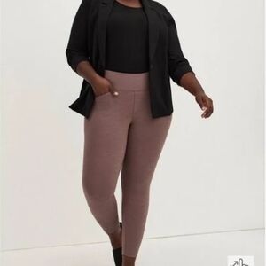 Torrid NWT Pixie Ponte Pants - Size 2R
